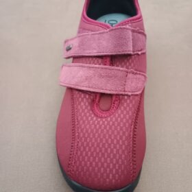 Ανατομικό παπούτσι OrtoMed 4009 σε κόκκινο με διπλό Velcro και αντιολισθητική σόλα