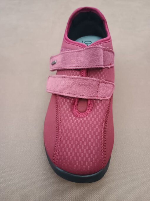 Ανατομικό παπούτσι OrtoMed 4009 σε κόκκινο με διπλό Velcro και αντιολισθητική σόλα